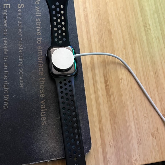 Apple Watch Series 8 GPS/LTE 45mm - Picture 5 of 6